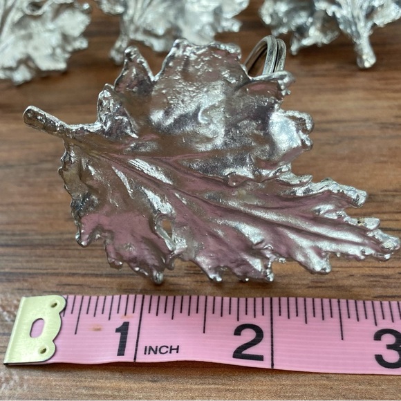 Leaf Napkin Rings with Silver Finish (Set of 4) - Picture 2 of 3